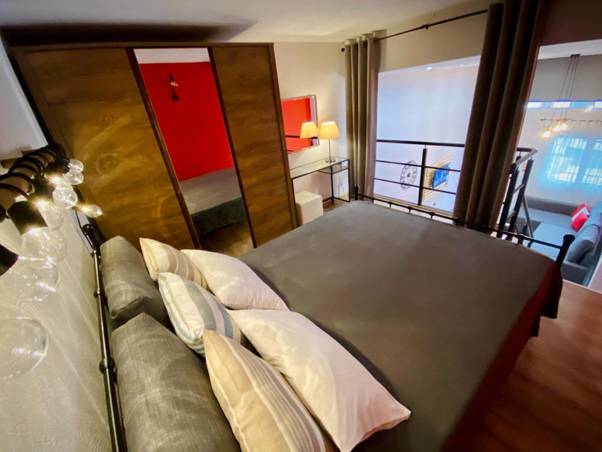 Apartamento 48 Downtown Lofts Néa Péramos Exterior foto