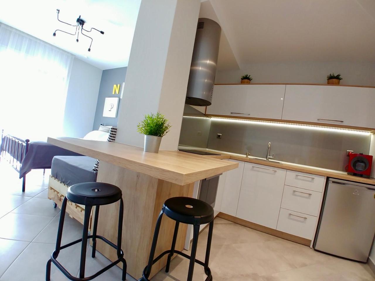 Apartamento 48 Downtown Lofts Néa Péramos Exterior foto